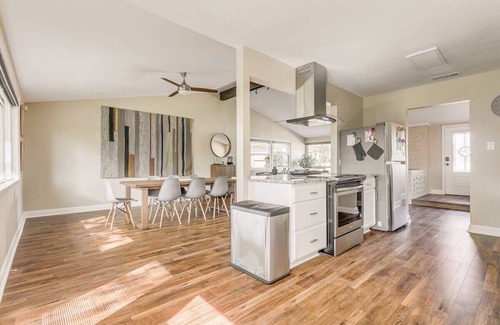 Northwest Dallas House | Spacious Northwest Dallas Retreat Ideal for Big Groups