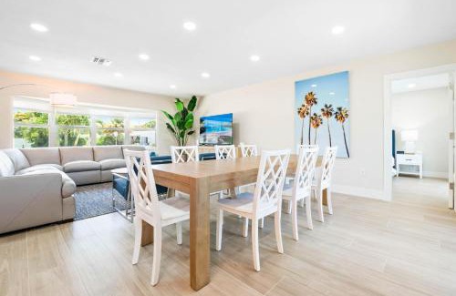 Boca Raton House | 4 BD 3BA Heated Pool Close to Beach