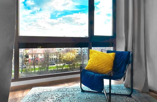 Sofia City Center Apartment | Stylish 4 BDR Retreat with Netflix & Scenic Views