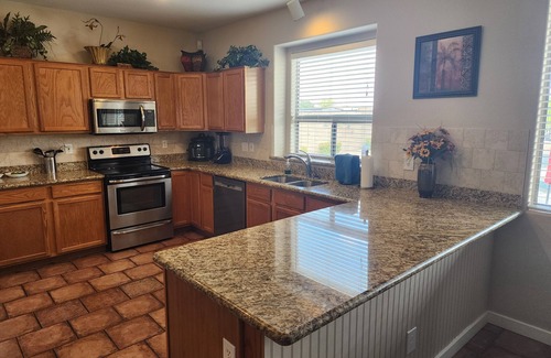 San Tan Valley House | Family Retreat with Private Pool and Golf Course Access