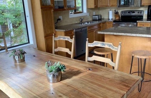 Whistler Cay Heights Ski Chalet | 4 Bdrm /3 Bath / 5 Min Walk From Village