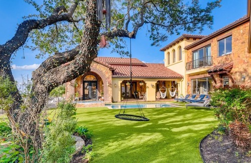 Lake Pointe House | 4 BDRM Home W/Pool & Amazing Views! Mins to Lakes, shops and restaurants