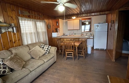 Au Sable Charter Township Cabin | Cozy Beachfront Cabin at Miami Beach Resort - Rated 9.2/10