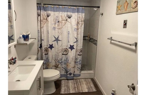 Two Rivers House | Ideal 4 Bed Cape Cod Vacation House with Spa & Breakfast