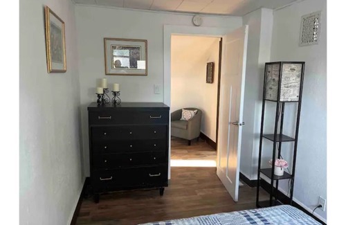 Two Rivers House | Ideal 4 Bed Cape Cod Vacation House with Spa & Breakfast