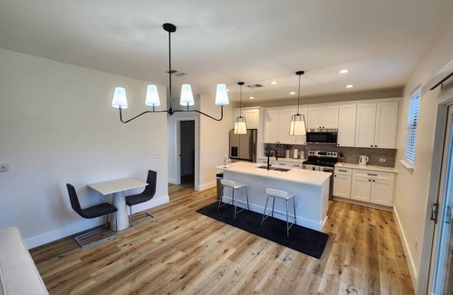 Stony Ridge North House | Family-Friendly 4 Bed House Just 9 Minutes from Airport