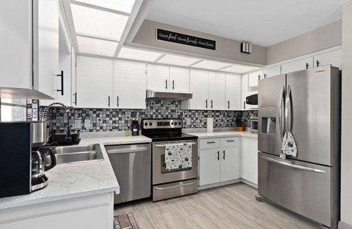 Buena Ventura Lakes House | Spacious 4-Bedroom Pool Home with Family-Friendly Amenities
