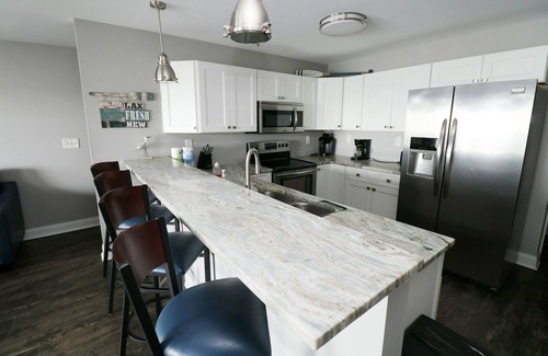 Put-in-Bay Condo | Ideal Family Retreat: 4 Bed, Oceanfront Near Downtown