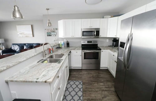 Put-in-Bay Condo | Ideal Family Retreat: 4 Bed, Oceanfront Near Downtown