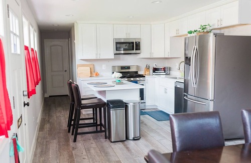 Alexandria House | Spacious 4-Bedroom Home Near DC with Pet-Friendly Amenities