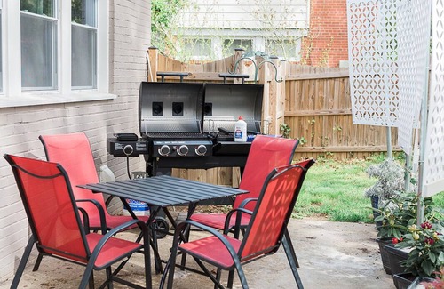 Alexandria House | Spacious 4-Bedroom Home Near DC with Pet-Friendly Amenities