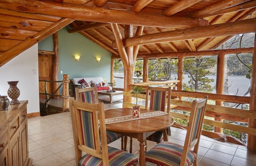 San Carlos de Bariloche House | Elegant Lakefront Retreat with Hot Tub & Modern Kitchen