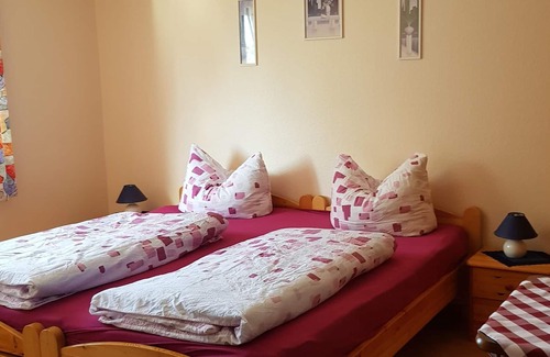 Faid Apartment | Family-Friendly 4-Bed Apartment at Pension am Weißen Stein