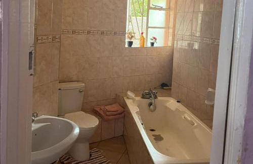 Harare House | 4 Bed Gated House-Sleeps 8-Private Parking