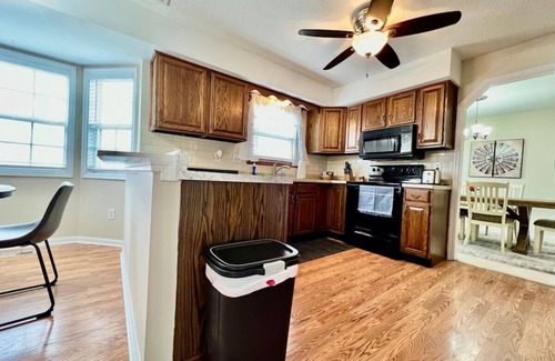 West Chester House | Quiet 4-Bed Home with Pool and Breakfast included