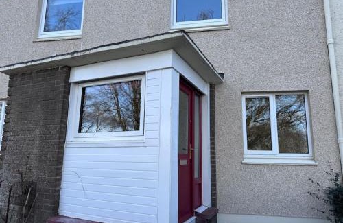 Glenrothes House | 4 Bed House, Glenrothes sleeps 5