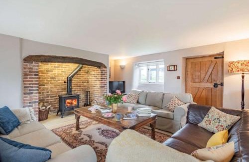 Bedchester House | Perfect 4-Bed Retreat in Pet-Friendly Blandford Forum