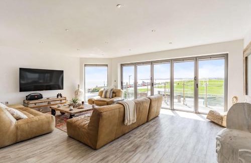 Blyth House | Family-Friendly 4-Bed Retreat in Blyth