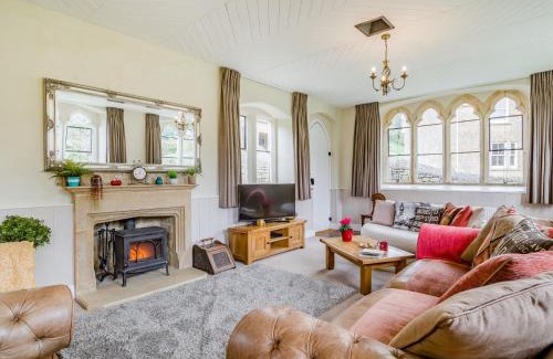 West Compton House | Family-Friendly 4-Bed Retreat in Beautiful Bridport