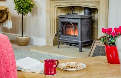 West Compton House | Family-Friendly 4-Bed Retreat in Beautiful Bridport