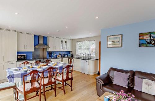 Bude House | Family-Friendly 4-Bed Hotel in Bude with Hot Tub Access