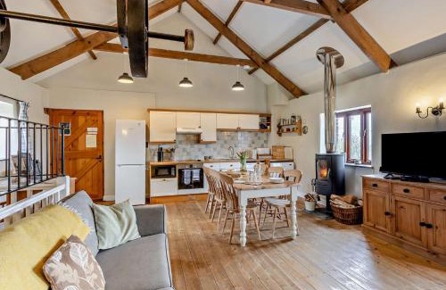 Bude House | Family-Friendly 4-Bed Retreat in Bude - Pet Friendly Stay
