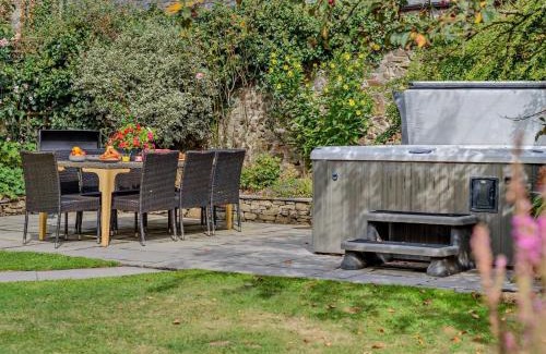 Bude House | Family-Friendly 4-Bed Haven in Bude with Hot Tub