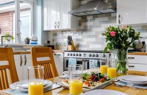 Chapel Saint Leonards House | Pet-Friendly 4-Bed Retreat in Chapel St. Leonards