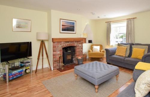 Docking House | Family-Friendly 4 Bed Accommodation in Docking