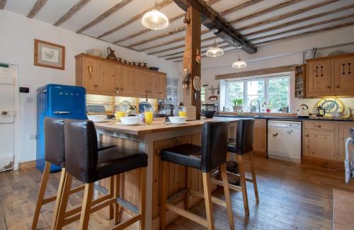 Runcton Holme House | Family-Friendly Retreat with 4 Beds in Kings Lynn