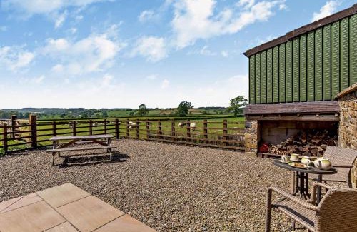 Nether Burrow House | 4-Bed Retreat in Kirkby Lonsdale - Perfect for Families & Pets