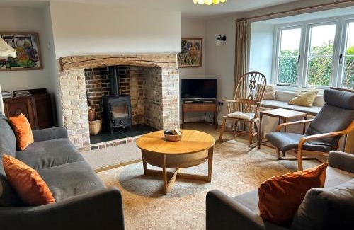 West Compton House | Family-Friendly 4-Bed Retreat in Litton Cheney