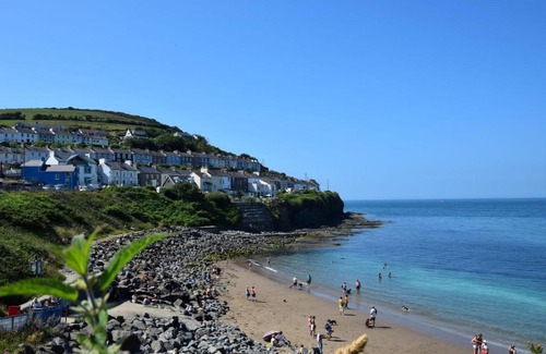 New Quay House | Pet-Friendly 4-Bed Retreat in New Quay - Rated 10/10