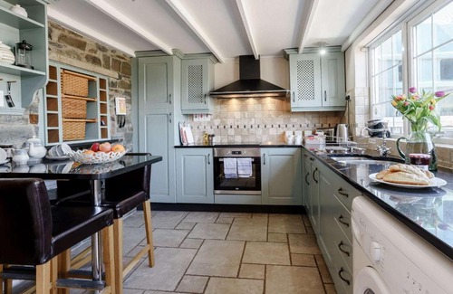 New Quay House | Pet-Friendly 4-Bed Retreat in New Quay - Rated 10/10