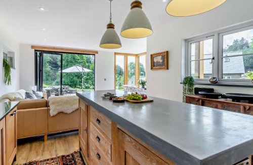 Church Stoke House | Family-Friendly 4 Bed Retreat in Old Churchstoke