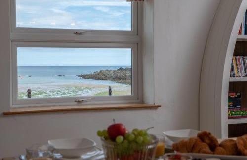 Portmellon House | Family-Friendly 4-Bed Retreat in Portmellon