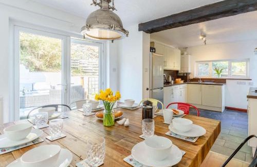 Saundersfoot House | Family-Friendly 4-Bed Retreat in Pet-Friendly Saundersfoot