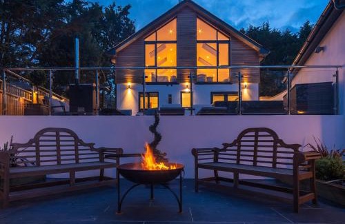 Westleigh House | Discover 4-Bed Retreat in Westward Ho - Pet Friendly & Accessible