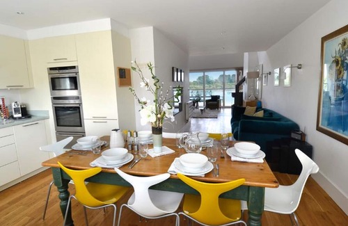 Somerford Keynes House | Ideal Lakeside Retreat with Pool and Family Amenities