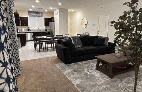Merced House | Modern 4-Bed Retreat in North Merced Near UC and Hospitals