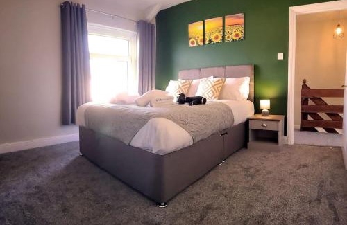Port Talbot Apartment | Comfortable Family Retreat at 23 Gladys Street