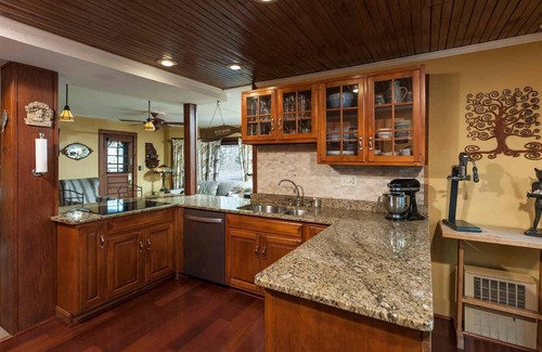 York Beach House | Spacious Family Retreat with Hot Tub Near Short Sands Beach