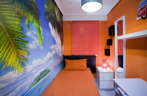 Ciutat Jardi Apartment | 4-Bed Sleeps 7 Free Parking