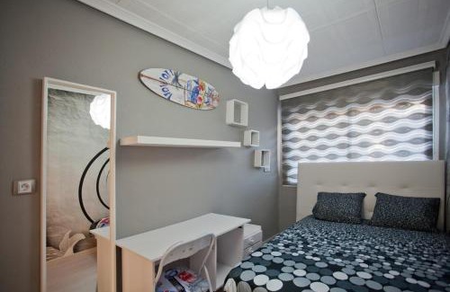 Ciutat Jardi Apartment | 4-Bed Sleeps 7 Free Parking