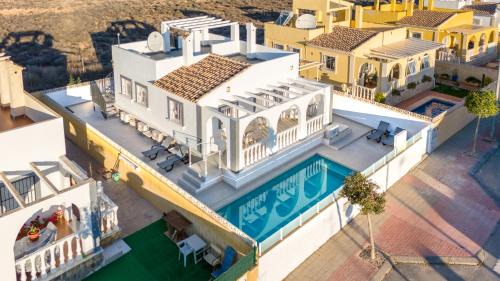 Jeronimo y Avileses y Balsicas de Arriba Villa | 4-Bed Villa La Vita e Bella-Private Pool & Terrace