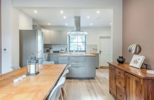 Llanfihangel Tal-y-llyn Cottage | Impeccable 4 Bedroom Retreat in Talgarth, Near Brecon