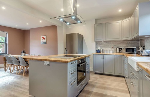 Llanfihangel Tal-y-llyn Cottage | Impeccable 4 Bedroom Retreat in Talgarth, Near Brecon