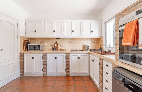 San Roque Villa | 4-bedroom Cortijo in Sotogrande with WiFi, AC