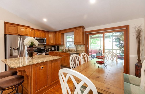 Pineville House | Inviting 4 Bedroom Retreat Near Carowinds with Lake Views