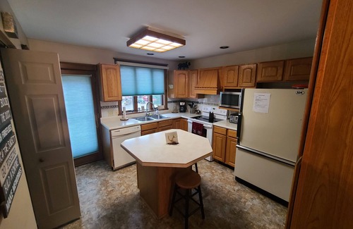 Old Forge House | Guest Rated 10/10: 4-Bedroom Camp in Old Forge